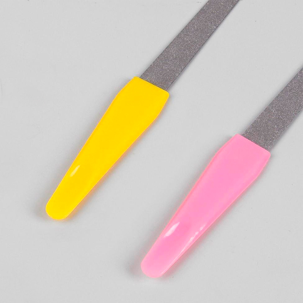 картинка Пилочка маникюрная Queen fair 1391769 металлическая в чехле 150 мм, в ассортименте 