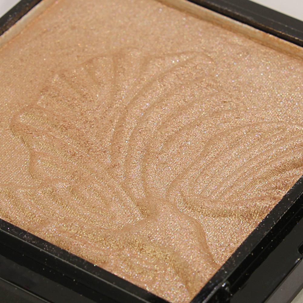 картинка Хайлайтер Triumf SKIN GLOW Highlighting Powder, CTC09 золотой песок, тон 02 