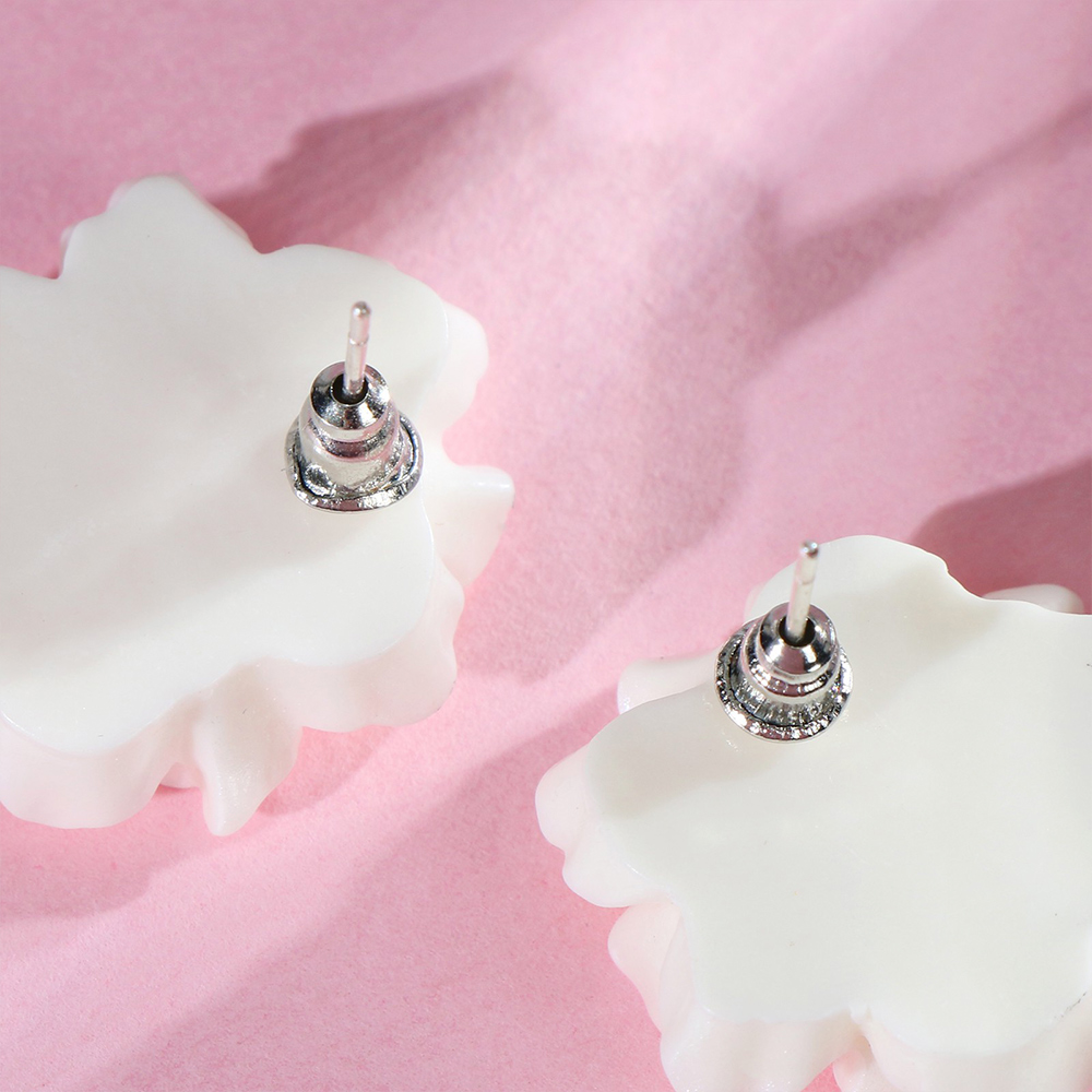 Бижутерия Queen Fair Серьги Распустившийся бутон, сияние, цвет:белый, Полистоун, бижутерный сплав, 2,5 см