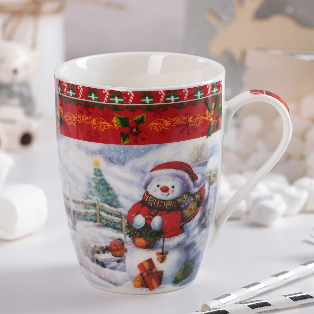 Кружка керамическая Доляна3324256 Снеговик с корзинкой, 350 мл