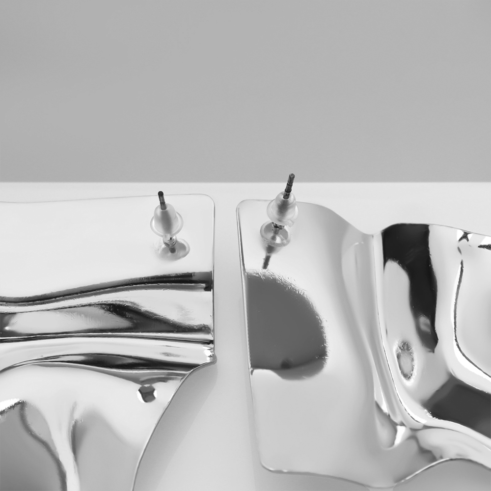 Бижутерия Queen Fair Серьги Атмосфера, ромб мятый, цвет:серебро, бижутерный сплав, 5,5 см