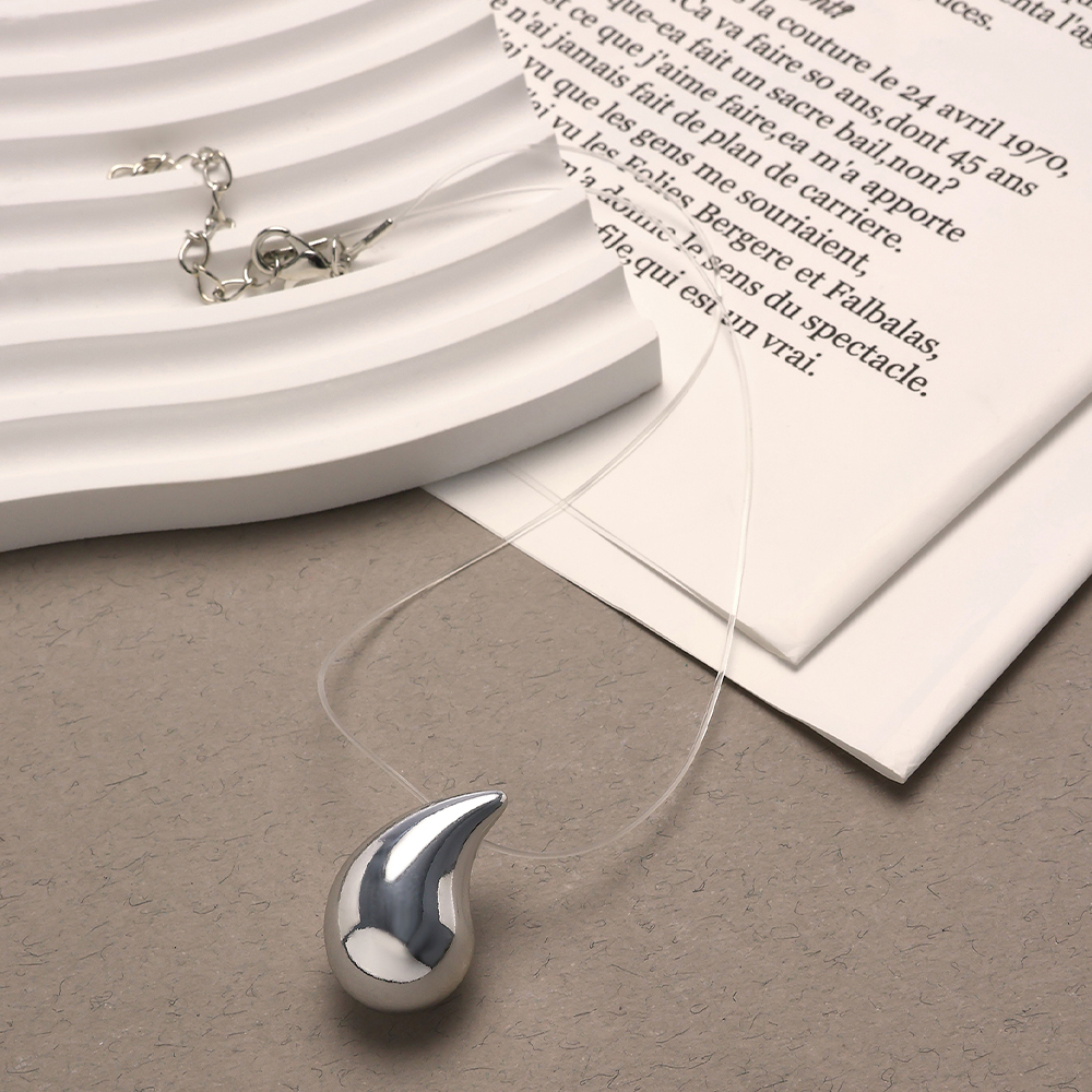 Бижутерия Queen Fair 10830175 Кулон на леске Капля, пластик, леска, бижутерный сплав, серебро, 30 см