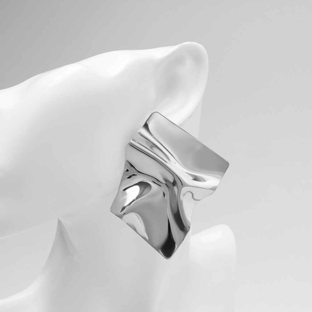 Бижутерия Queen Fair Серьги Атмосфера, ромб мятый, цвет:серебро, бижутерный сплав, 5,5 см