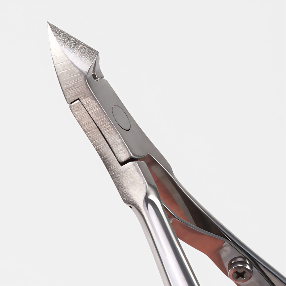 картинка Кусачки маникюрные Queen Fair 4103683 для кутикулы, 9,5 см, длина лезвия 9 мм, цвет серебро 