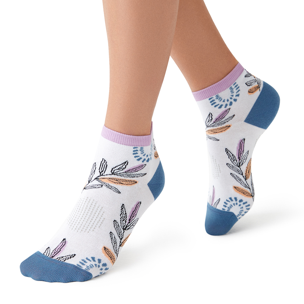 Носки женские Minimi MINI TREND 4210 с рисунком Листья, размер 39-41, bianco/jeans (белый/джинс)