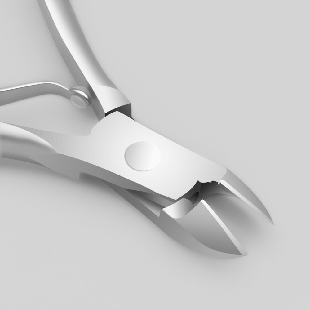 картинка Кусачки маникюрные Queen Fair 288705 длина лезвия - 10 мм, в чехле 10 см, цвет серебристый 