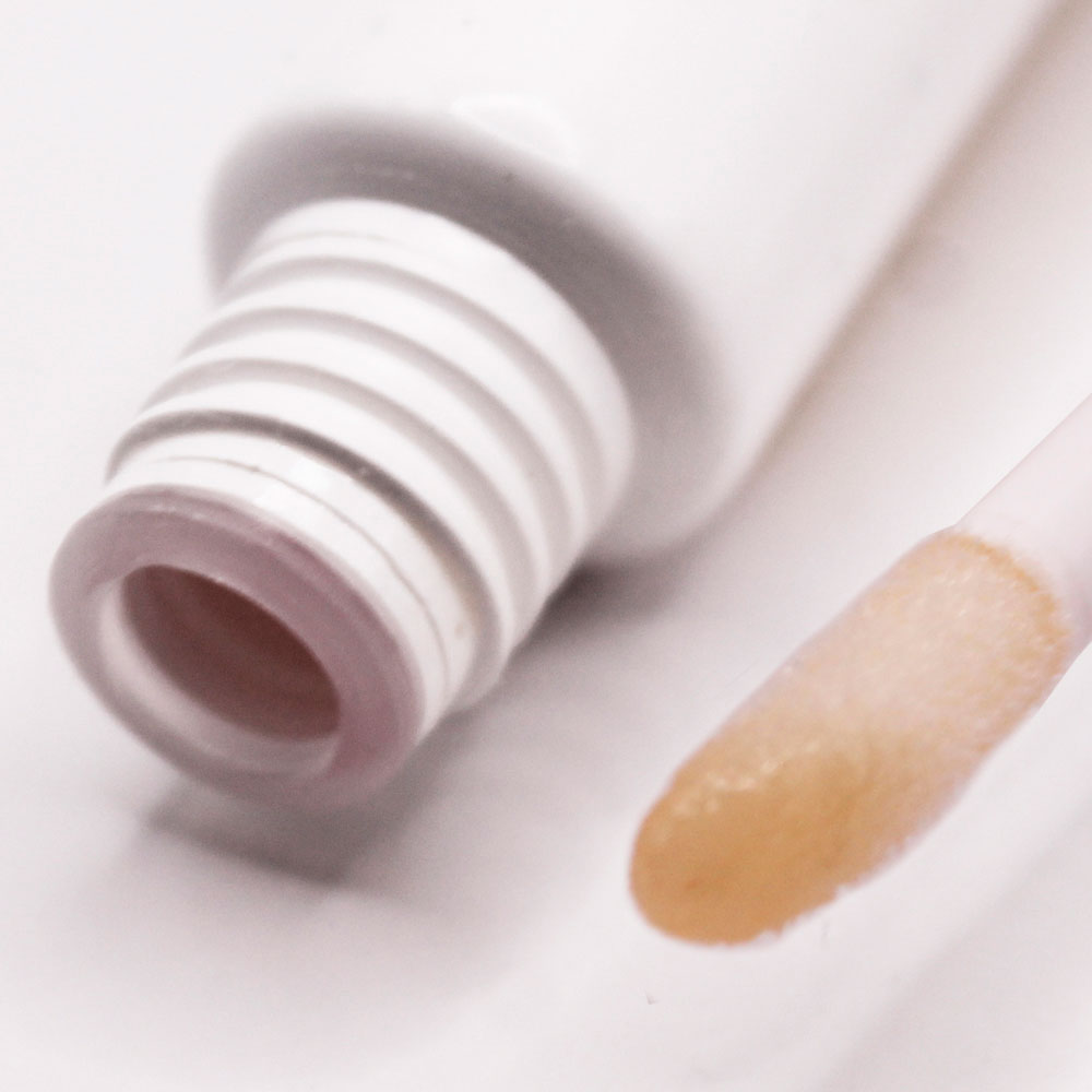 картинка Блеск для губ Triumf Juice Gloss с ультраглянцевым эффектом, Ароматный персик, тон 02 