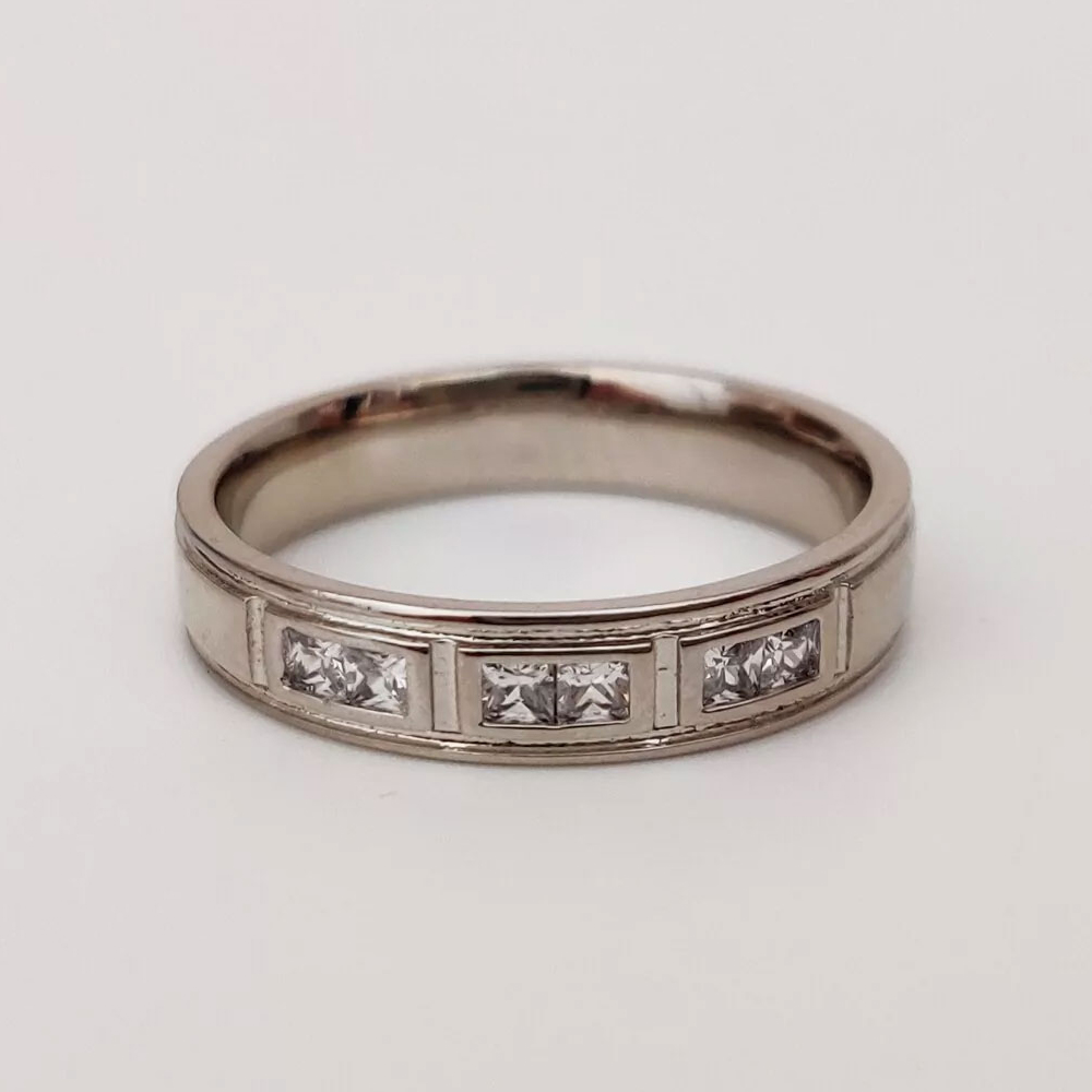 Бижутерия Кольцо, вставка: цирконы, размер 17, ювелирный сплав