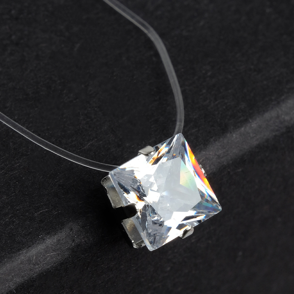 Бижутерия Queen Fair 4996815 Кулон на леске, Куб, леска, искусственный фианит, бижутерный сплав, серебро, 30 см